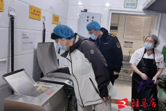 细心核查食材进货台账、供质、查验演讲